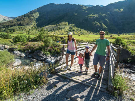 Randonnée en Famille : Le Saut du Laïre par le plateau de Basset