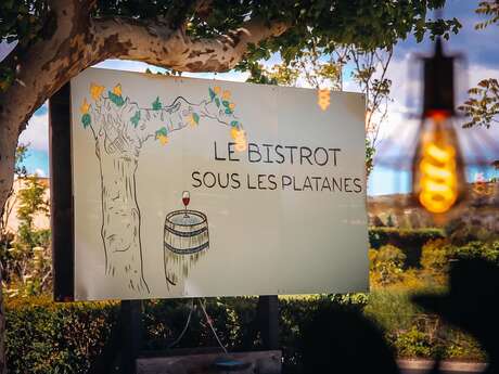 Le bistrot sous les platanes