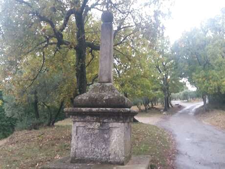 Croix de la montée de Toutes Aures