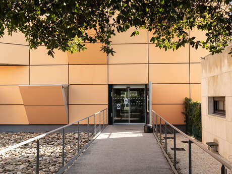 Zola, Dreyfus et Louise Michel : Visite des coulisses des Archives nationales d'outre-mer