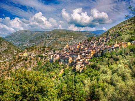 Randonnée pédestre : le sentier des villages perchés de Tende à Menton