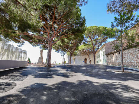 La Place de la Castre