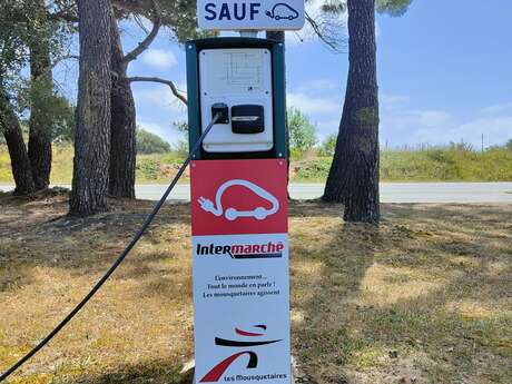 Electric car charging point at La Flotte - Intermarché