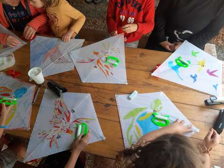 Les ateliers de l'été avec La Mounière - Fabriquez votre cerf-volant avec Cerf-Volant et Cie