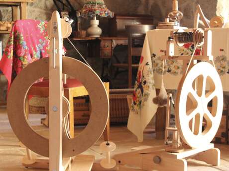 Initiations et activités créatives autour de la laine.