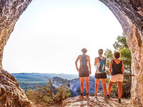 Der Zwei-Löcher-Felsen