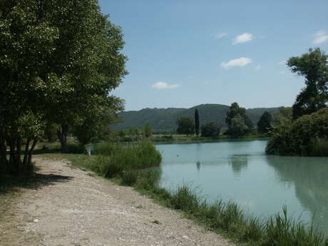 Lac de pêche des Buissonnades