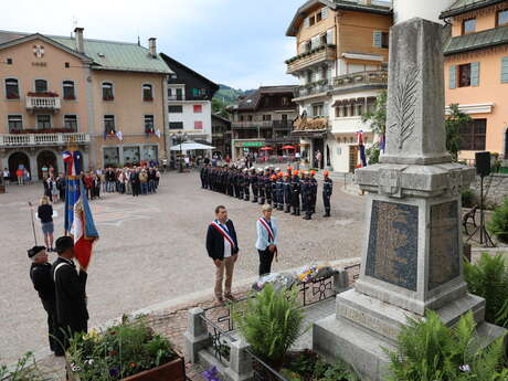 Commémoration du 80e anniversaire de la Victoire du 8 mai 1945