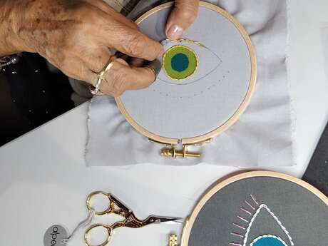 Initiation à la broderie or