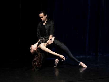 Passeggiata coreografica e ballo di tango al Petit Palais