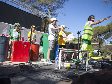 Dino-Théâtre : Recyclage musical