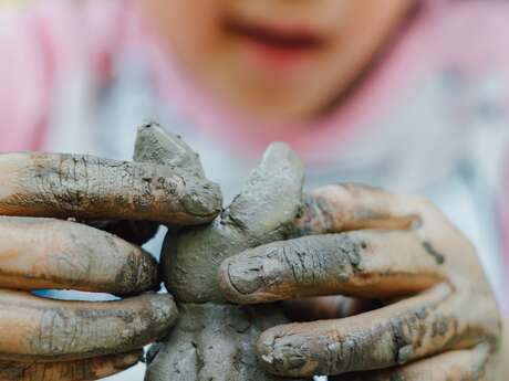 Pichoun'ventures im Frühling: Ton an den Fingerspitzen