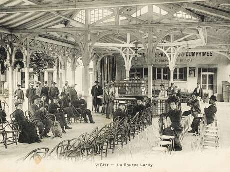 Pavillon de la source Lardy