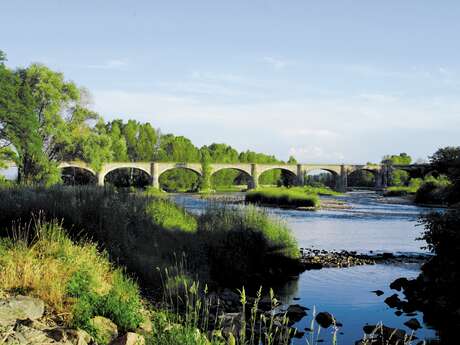 Vue sur le fleuve Loire, du viaduc