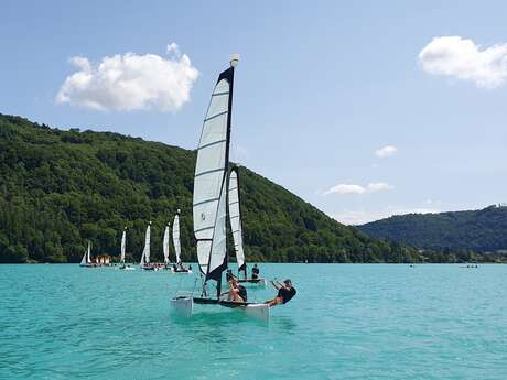 Paddle, kayak, sail: team building on the water