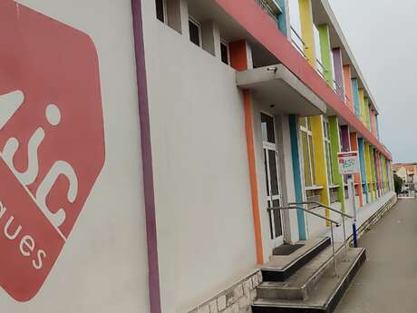 Cafés signe, langue des signes française et culture sourde