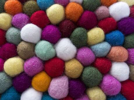 Creative workshop: Making a souvenir from wool
