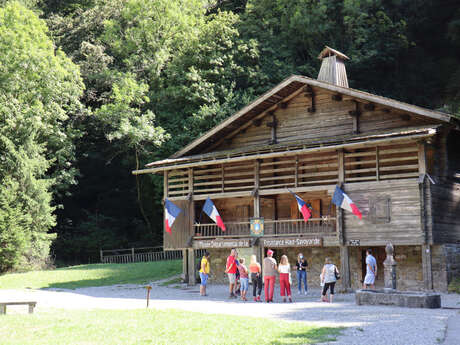 Autour de l'expo Conférence de Xavier Aumage L'évolution de l'image du Résistant dans les Bande dessinées de la Libération à nos jours