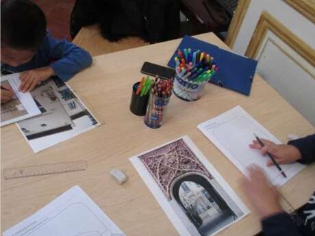 Visites-ateliers en famille au Palais du Roure