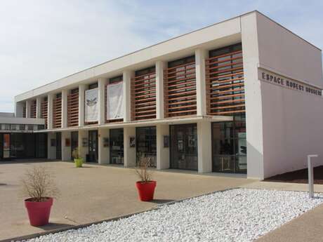 Espace Robert Hossein