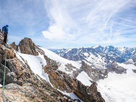 Alpinisme hivernal avec le Bureau des Guides de la Grave