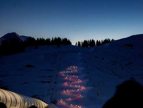 Descente aux flambeaux ESF nationale - les p'tits flambeaux