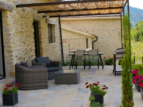 Sous les Roches - Gîte la Grange