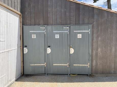 Toilettes publiques  - Plage de la Cible