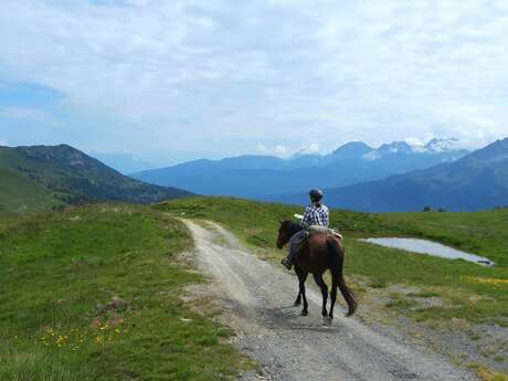 Initiation randonnée itinérante - Les Chevaux des Crêts