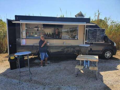 Camion della fattoria Pollo e Palme