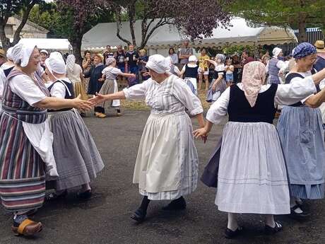 Folk dancing and a dialect-speaking evening
