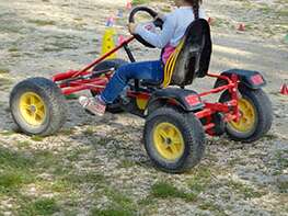 Avril en Famille: Karting à pédales