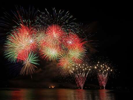 Feu d'artifice et soirée DJ - Été 2025