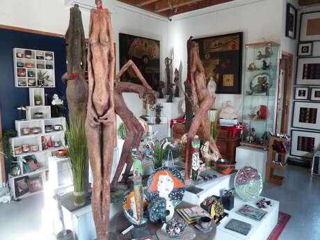 Kunstwerkstatt Skulptur Raku Schmuckstück Keramik Nina Seita