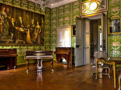 Spéléologie au Musée d'Art et d'Histoire de Provence - Grasse Spéléologie au Musée d'Art et d'Histoire de Provence - Grasse