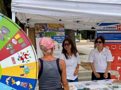 Abfallsortierung und Recycling: Sommerstände zum Thema Abfallvermeidung und -wirtschaft