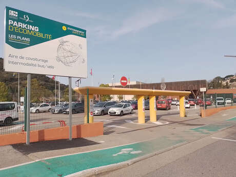 Parking Ecomobilité des Plans
