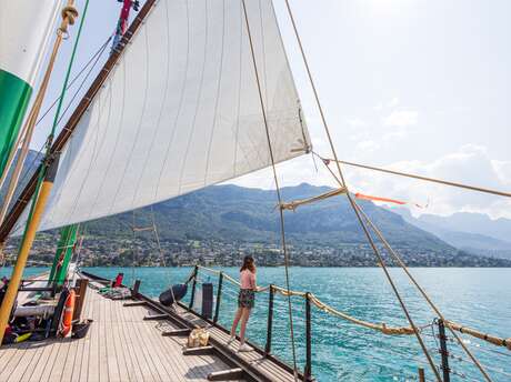 Bon cadeau : escapade sur l'Espérance III au Bout du lac d'Annecy