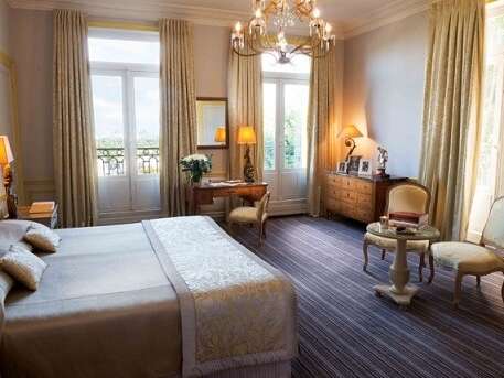 Hôtel Pavillon Henri IV****