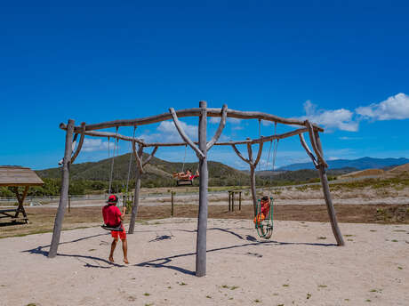 Aire de jeux pour  enfants à Deva