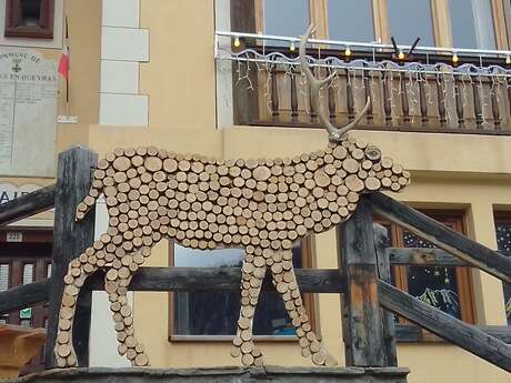 Village decoration workshop