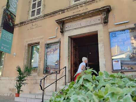 Exposition au musée Ziem : Voyages, relier le monde