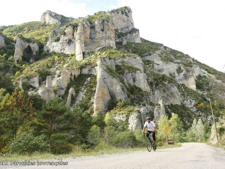 Sur la route des Vautours à vélo (N°1)