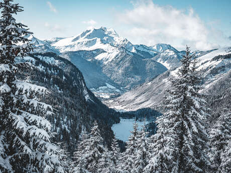 Le tour du Lac de Montriond en Hiver