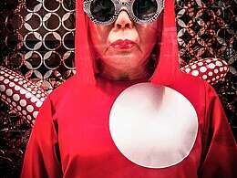 Yayoi Kusama : ‘ma vie est un pois perdu parmi des millions d’autres pois’