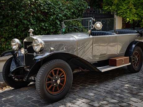 Exposition de voitures anciennes