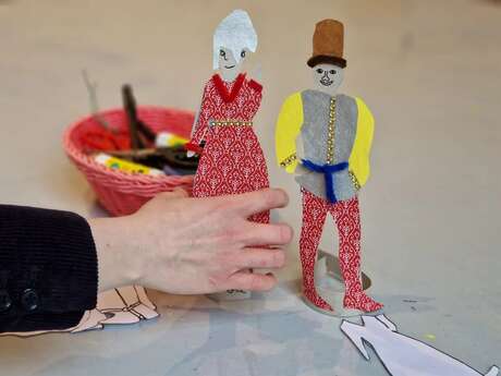 Atelier enfants (7 à 12 ans) : Trop stylé... de la tête aux pieds ! Atelier enfants (7 à 12 ans) : Trop stylé... de la tête aux pieds !