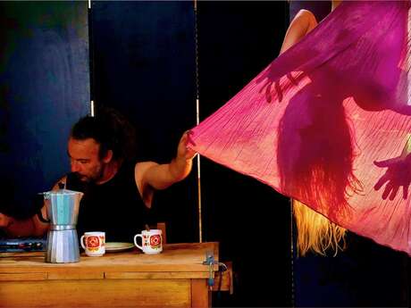 Derrière la vitre - Cie La Grange Aux Ailes