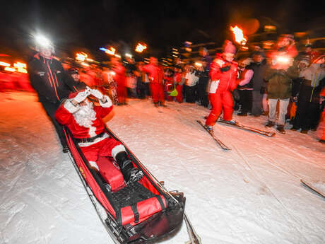 REVEILLON DE NOEL : Descente aux flambeaux & arrivée du Père Noel