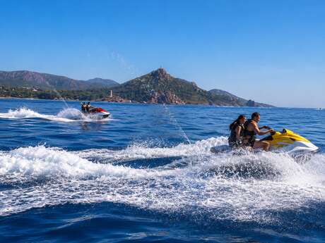 Randonnée en Jet-ski 2h00 by Sublim Sky